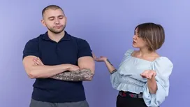 Person demonstrating gestures and posture to convey meaning – learn body language skills and personal development techniques online
