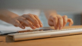 Beginner using computer for data entry in spreadsheets – data entry courses online certification training