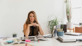 Remote counselling professional working online at home desk – free remote counselling course for flexible careers with OHSC