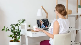 Online counsellor conducting a virtual session from a home office – learn remote counselling skills with free online courses